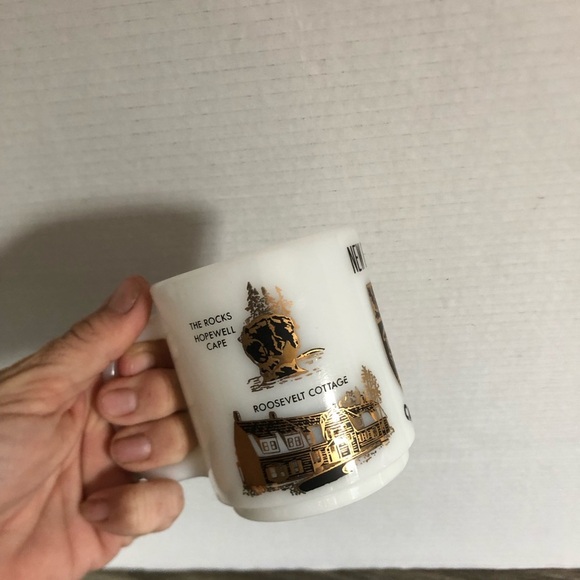 Vtg Milk Glass New Brunswick Souvenir Mug - Picture 8 of 11